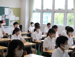 部活動表彰（駅伝、バスケ、陸上）、１学期終業式